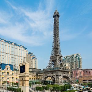 Lyon Suite Two Double Beds Eiffel Tower View